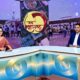 प्रधान सचिव रणजीत सिंह देओल यांची मुलाखत घेताना निवेदिका