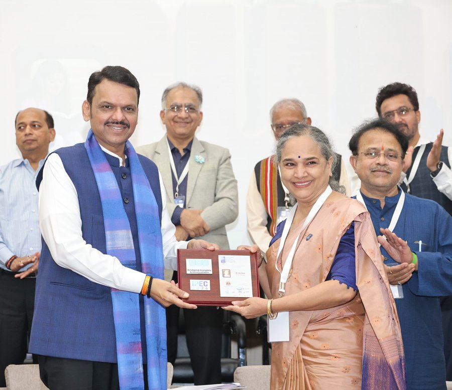 नागपूर येथील आंतरराष्ट्रीय प्राचार्य शैक्षणिक परिषदेत बोलताना मुख्यमंत्री देवेंद्र फडणवीस