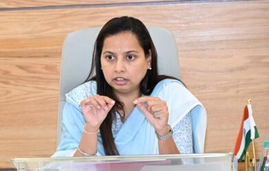 अंगणवाडीतील बालके आणि महिला व बालविकास विभागाची बैठक
