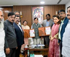 कौशल्य मंत्री मंगलप्रभात लोढा यांच्या उपस्थितीत झालेला करार