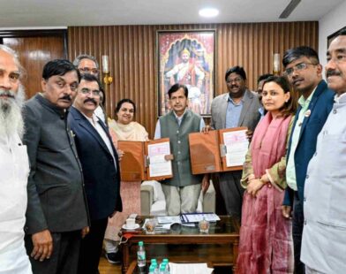 कौशल्य मंत्री मंगलप्रभात लोढा यांच्या उपस्थितीत झालेला करार