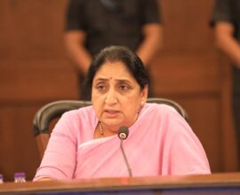 पुणे येथील विभागीय आयुक्त कार्यालयात दुष्काळ आढावा बैठक पार पडत आहे