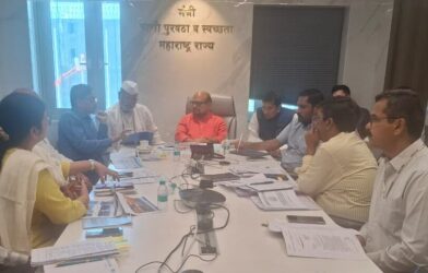 पाणीपुरवठा योजनांच्या आढावा बैठकीचे सभागृहातील दृष्य