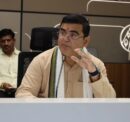 धुळे जिल्ह्यातीळ दुष्काळी परिस्थितीचा आढावा बैठक