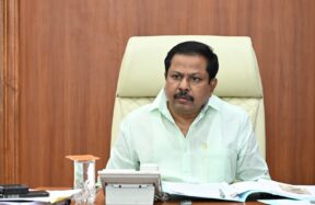 विधानभवनात पार पडलेली बुद्धभूमी फाउंडेशनच्या जमिनीसंदर्भातील आढावा बैठक
