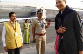 मुंबई विमानतळावरून रवाना होणारे लिंकटेनस्टाईनचे राजकुमार अलॉइस आणि राजकुमारी सोफी