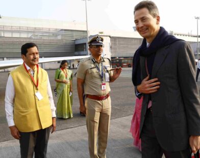 मुंबई विमानतळावरून रवाना होणारे लिंकटेनस्टाईनचे राजकुमार अलॉइस आणि राजकुमारी सोफी