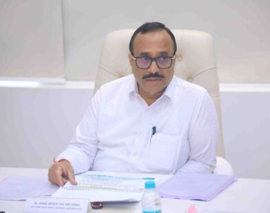 दिव्यांगांच्या कल्याणासाठी जिल्हा वार्षिक योजनेतून १ टक्का निधी राखीव ठेवण्याबाबत घोषणा करतानाचे छायाचित्र