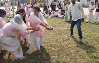 ग्रामीण युवाओं द्वारा पारंपरिक खेल और सामुदायिक सेवा गतिविधियों में भागीदारी
