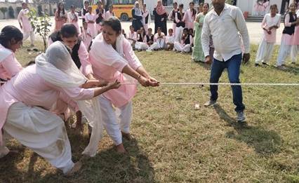 ग्रामीण युवाओं द्वारा पारंपरिक खेल और सामुदायिक सेवा गतिविधियों में भागीदारी