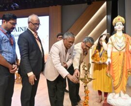 चिकित्सा अनुसंधान और आधुनिक प्रयोगशाला का एक दृश्य