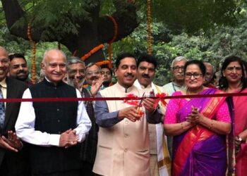 नई दिल्ली में एक आधुनिक शैक्षणिक संस्थान और विश्वविद्यालय का भवन