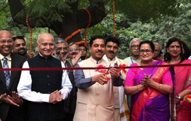 नई दिल्ली में एक आधुनिक शैक्षणिक संस्थान और विश्वविद्यालय का भवन