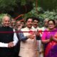 नई दिल्ली में एक आधुनिक शैक्षणिक संस्थान और विश्वविद्यालय का भवन