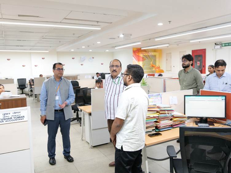 सरकारी कार्यालय भवन का एक सामान्य दृश्य